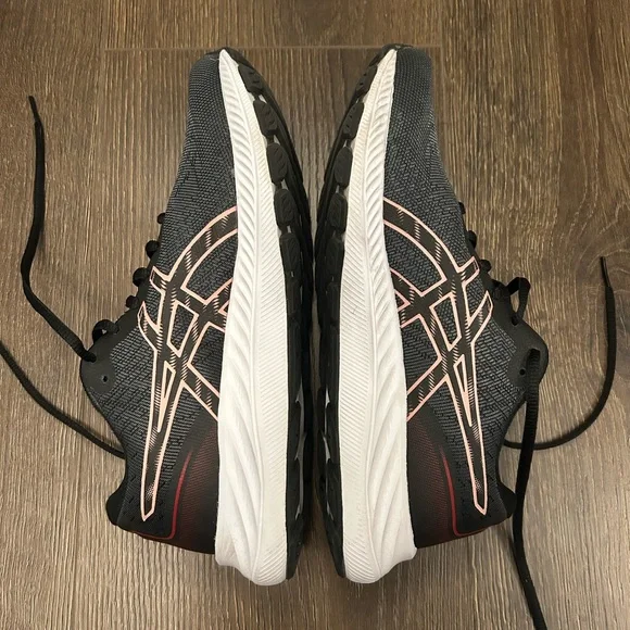 ASICS Black and Gray Running Shoes - Picture 6 of 7